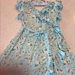 Chic Floral Ruffle Dress in Blue Size 16